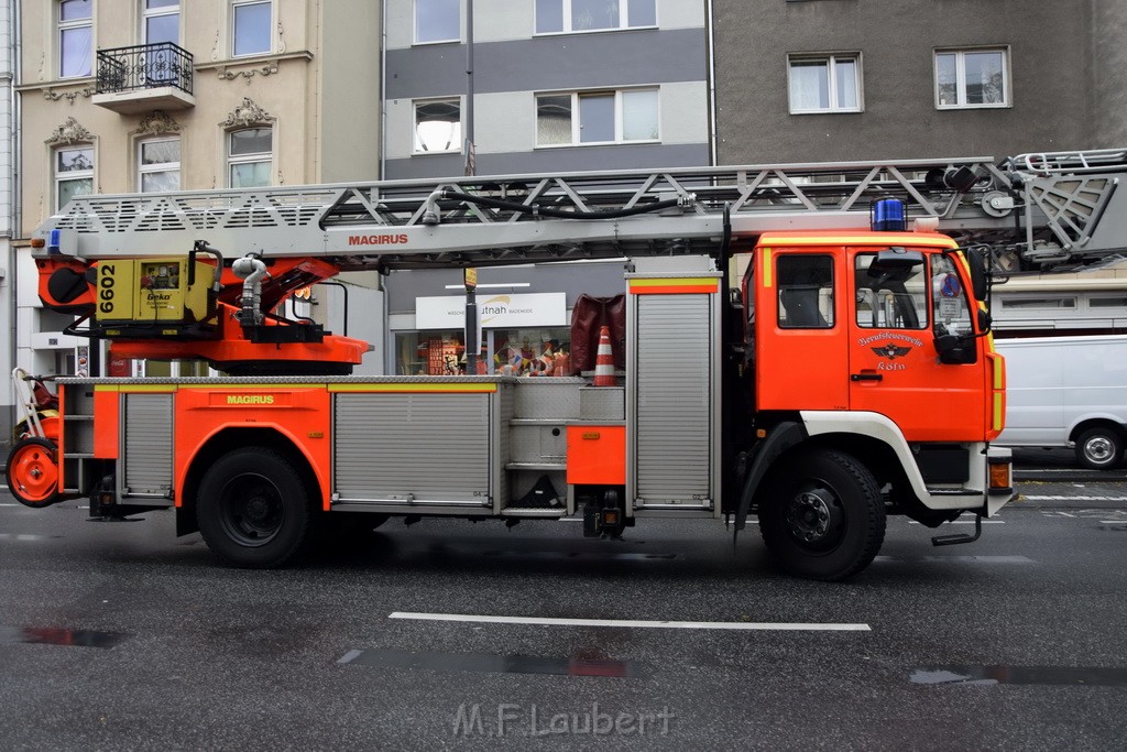 Feuer 2 Koeln Nippes Neusserstr P056.JPG - Miklos Laubert